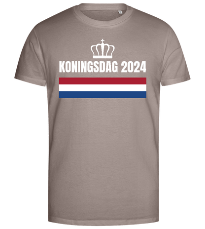 Kingsday Flag Design - Premium men's close fitting t-shirt_CHARCOAL CHIN_front