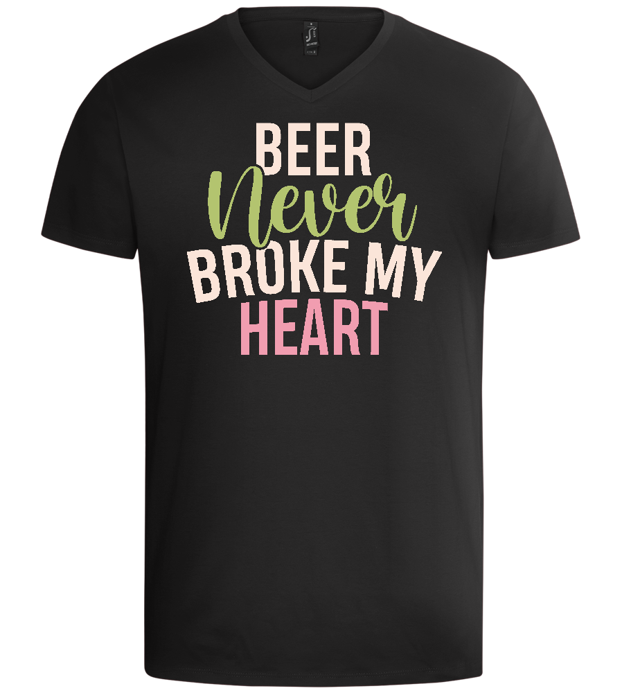 Never Broke My Heart Design - Basic men's v-neck t-shirt_DEEP BLACK_front