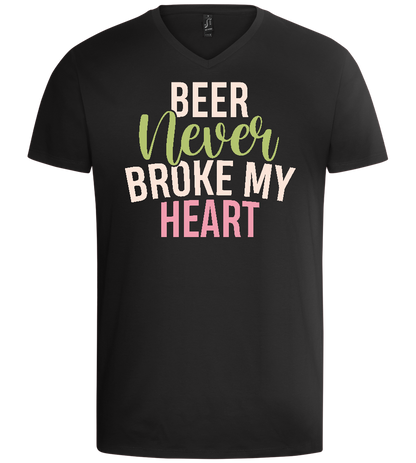 Never Broke My Heart Design - Basic men's v-neck t-shirt_DEEP BLACK_front