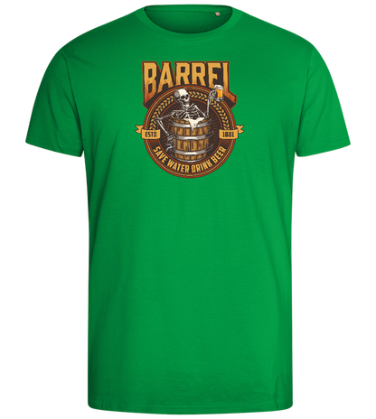 Save Water Drink Beer Barrel Design - Comfort men's fitted t-shirt_MEADOW GREEN_front