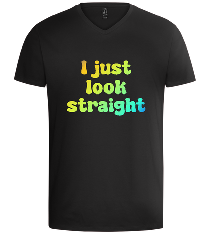 I Just Look Straight Design - Basic men's v-neck t-shirt_DEEP BLACK_front