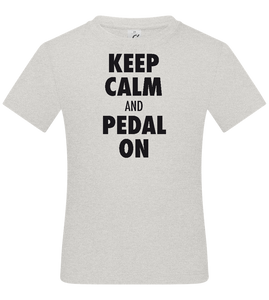 Keep Calm and Pedal On Design - Camiseta niños - BÁSICA