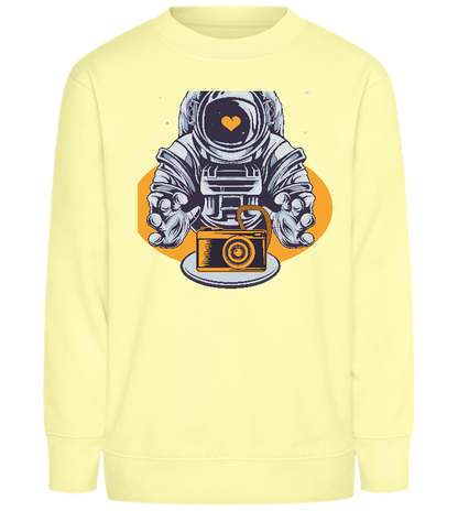 Spaceman Camera Design - Comfort Kids Sweater_AMARELO CLARO_front