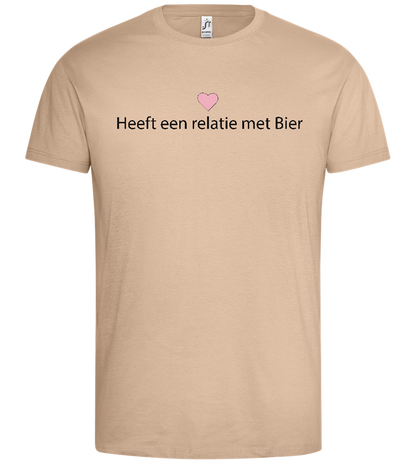 Relatie met Bier Design - Premium men's t-shirt_SAND_front