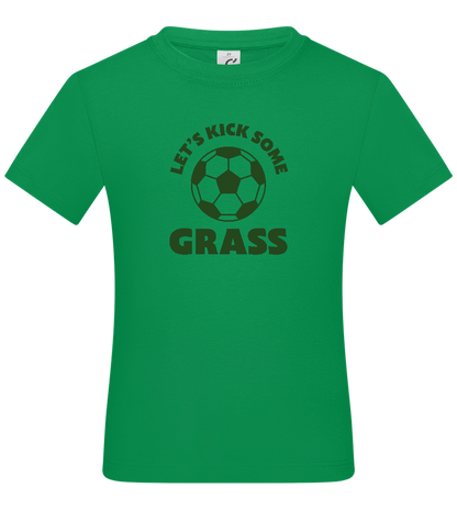 Let's Kick Some Grass Design - Basic kids t-shirt_MEADOW GREEN_front
