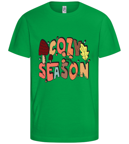 Cozy Season Design - Basic kids t-shirt_MEADOW GREEN_front