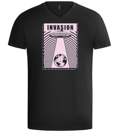 Invasion Ufo Design - Basic men's v-neck t-shirt_DEEP BLACK_front