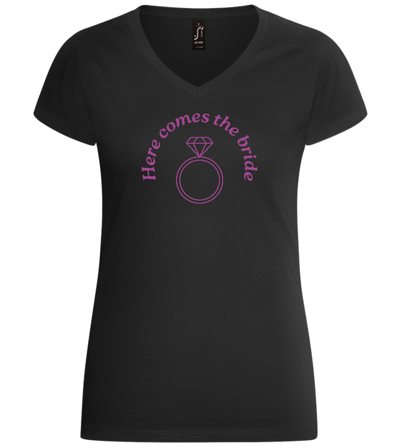 Here Comes Big Ring Design - Basic women's v-neck t-shirt_DEEP BLACK_front