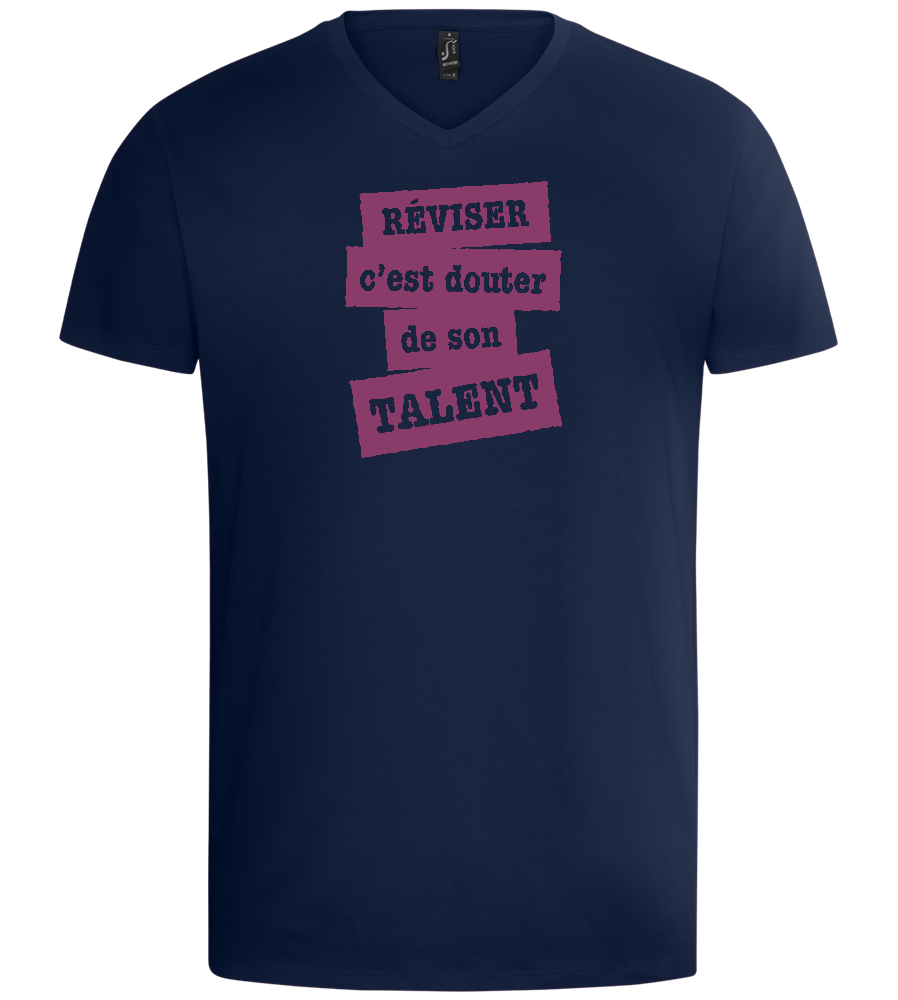 Réviser c'est Douter de Son Talent Design - Basic men's v-neck t-shirt_MARINE_front