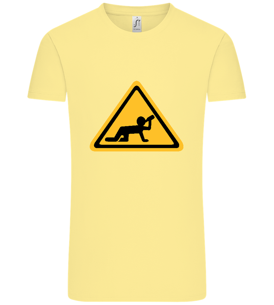 Drunk Warning Sign Design - Comfort Unisex T-Shirt_AMARELO CLARO_front