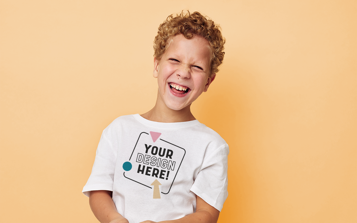 Take a deep dive into our children's clothing selection and personalize it to your taste. Find the perfect gift for children with ShirtUp!