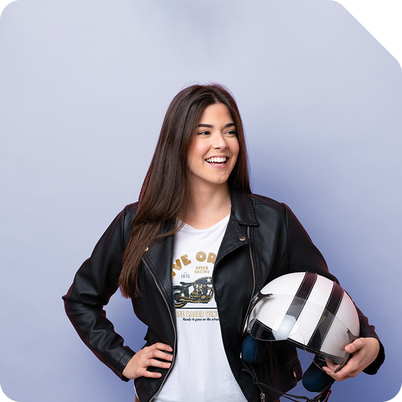 Personaliza ropa y accesorios con ilustraciones relacionadas con el motor y las motos.