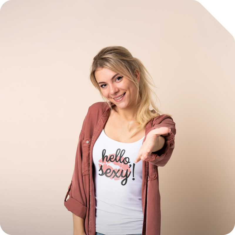 Crea ropa personalizada con diseños sexy con nuestras ilustraciones más picaronas.