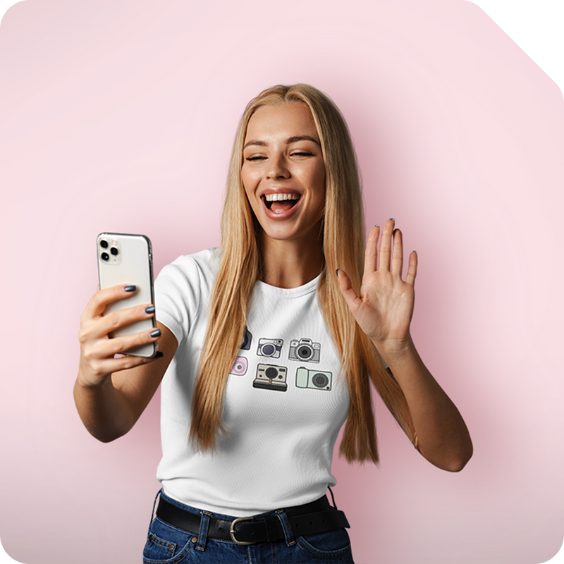 Mantente a la moda con nuestras ilustraciones más virales y trendy sacadas directamente de las redes sociales.