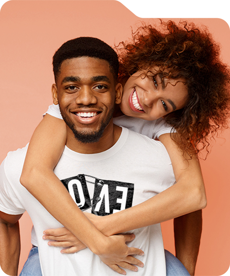 Crée un pull personnalisé couple et t-shirt couple chez ShirtUp!