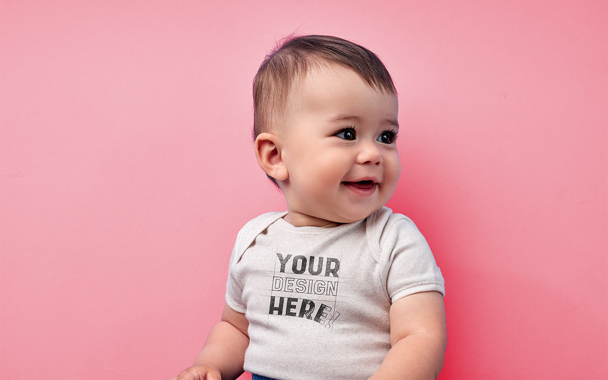 Créez des vêtements personnalisés pour bébé avec Omnishirt