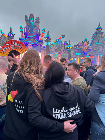 Gepersonaliseerde hoodies met festival design van klant