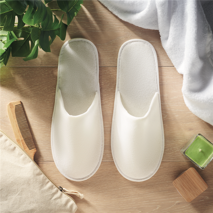 Hotel Slippers in Pouch_WHITE_DETAILEDIMAGE_right_1