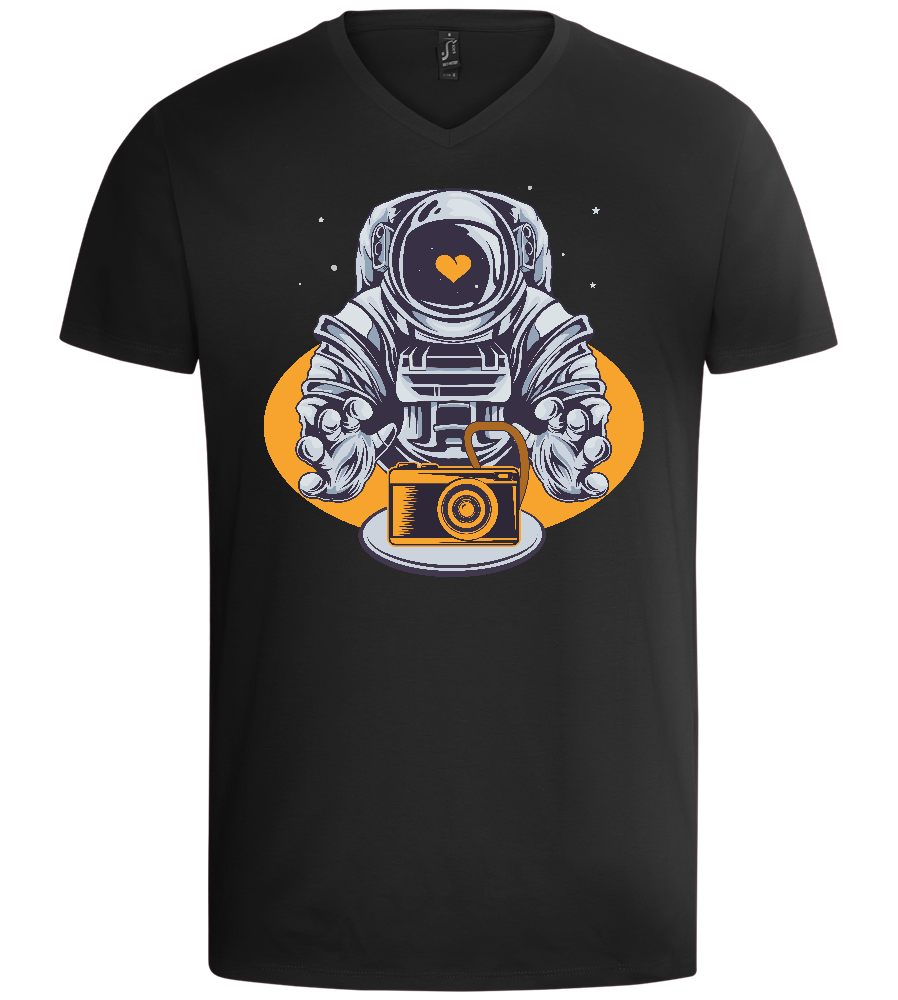 Spaceman Camera Design - Basic men's v-neck t-shirt_DEEP BLACK_front