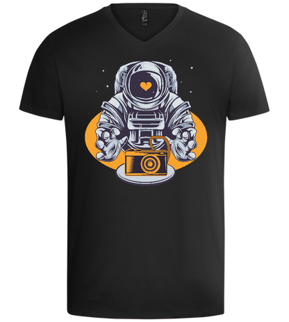 Spaceman Camera Design - Basic men's v-neck t-shirt_DEEP BLACK_front