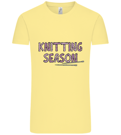 Knitting Season Design - Comfort Unisex T-Shirt_AMARELO CLARO_front