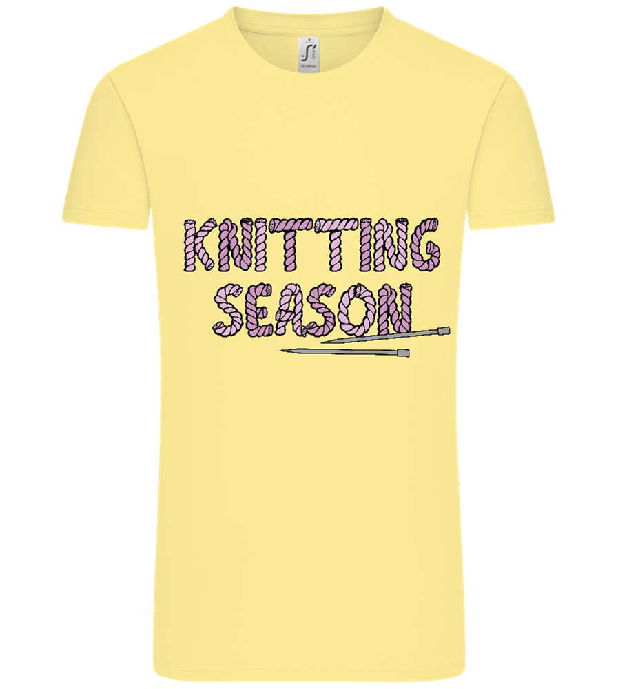 Knitting Season Design - Comfort Unisex T-Shirt_AMARELO CLARO_front