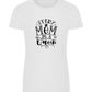 Every Mom is a Queen Design - Comfort women's fitted t-shirt_VIBRANT WHITE_front