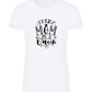 Every Mom is a Queen Design - Comfort women's fitted t-shirt_WHITE_front